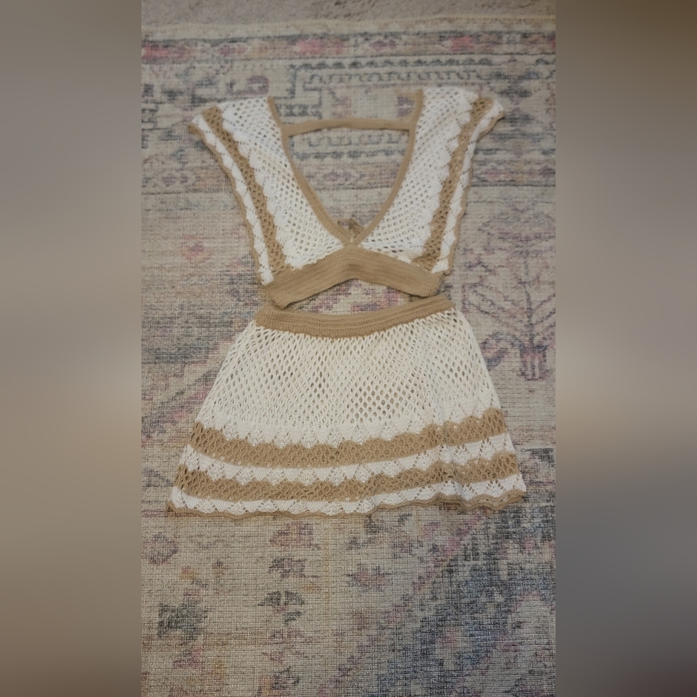Elegant Crochet Knit Skirt Set Size L - Picture 4 of 4